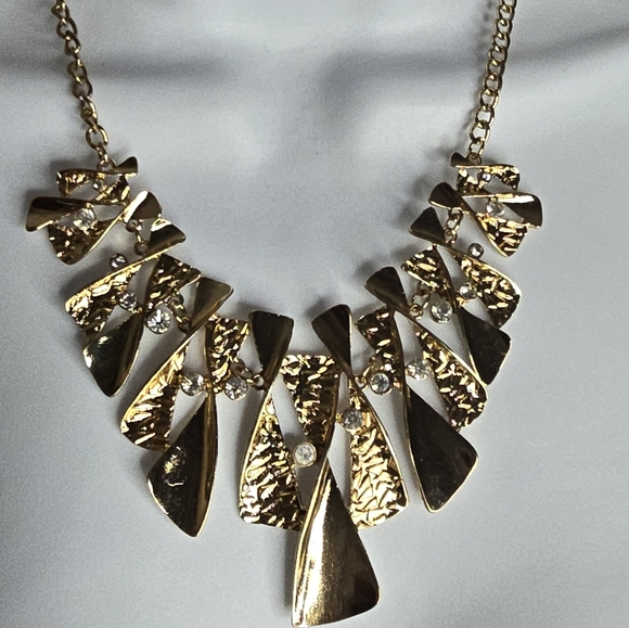 Bold Gold Rhinestone bib statement necklace - Picture 2 of 2
